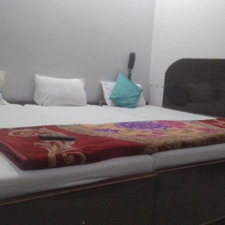 Hotel Giriraj Inn Waranasi Zewnętrze zdjęcie