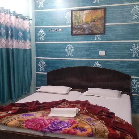 Hotel Giriraj Inn Waranasi Zewnętrze zdjęcie