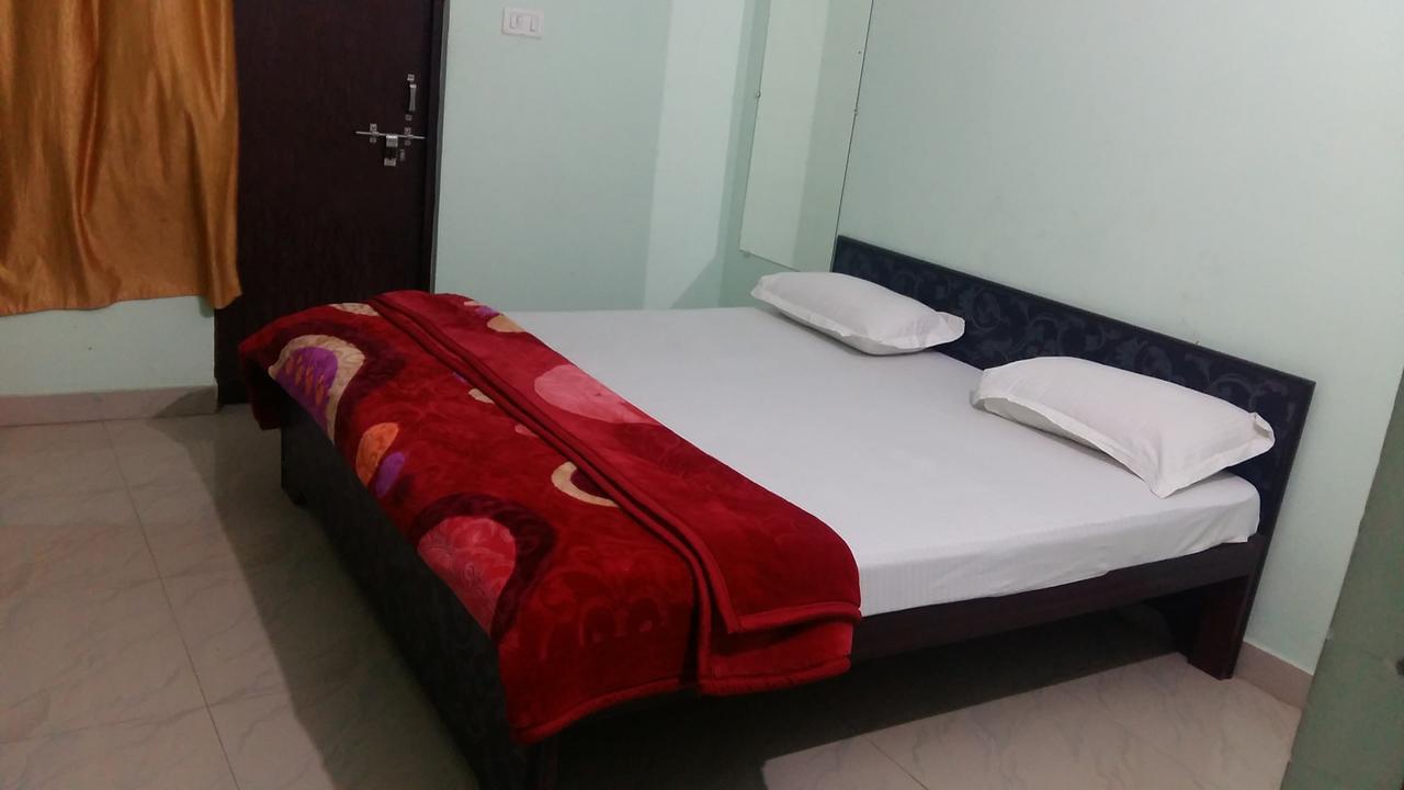 Hotel Giriraj Inn Waranasi Zewnętrze zdjęcie
