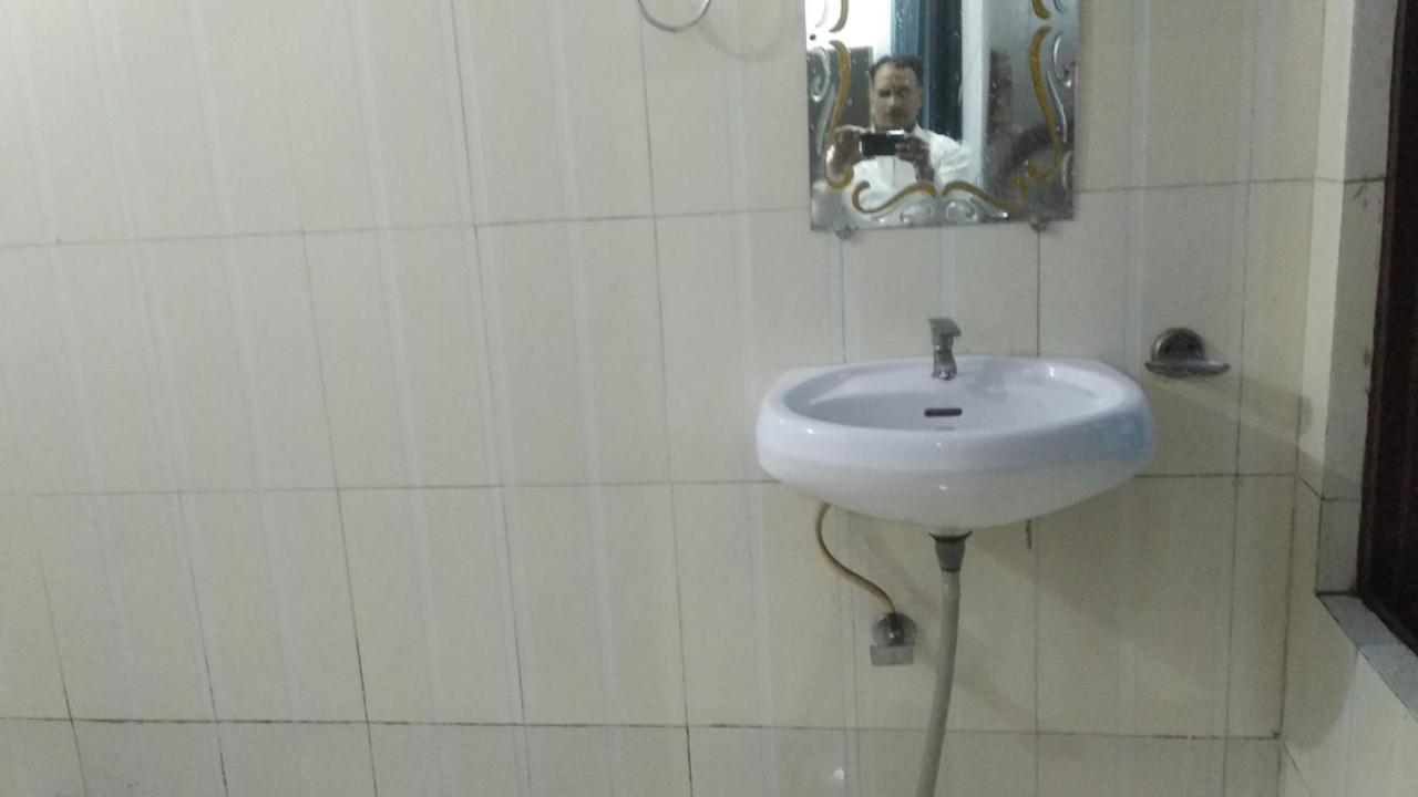 Hotel Giriraj Inn Waranasi Zewnętrze zdjęcie