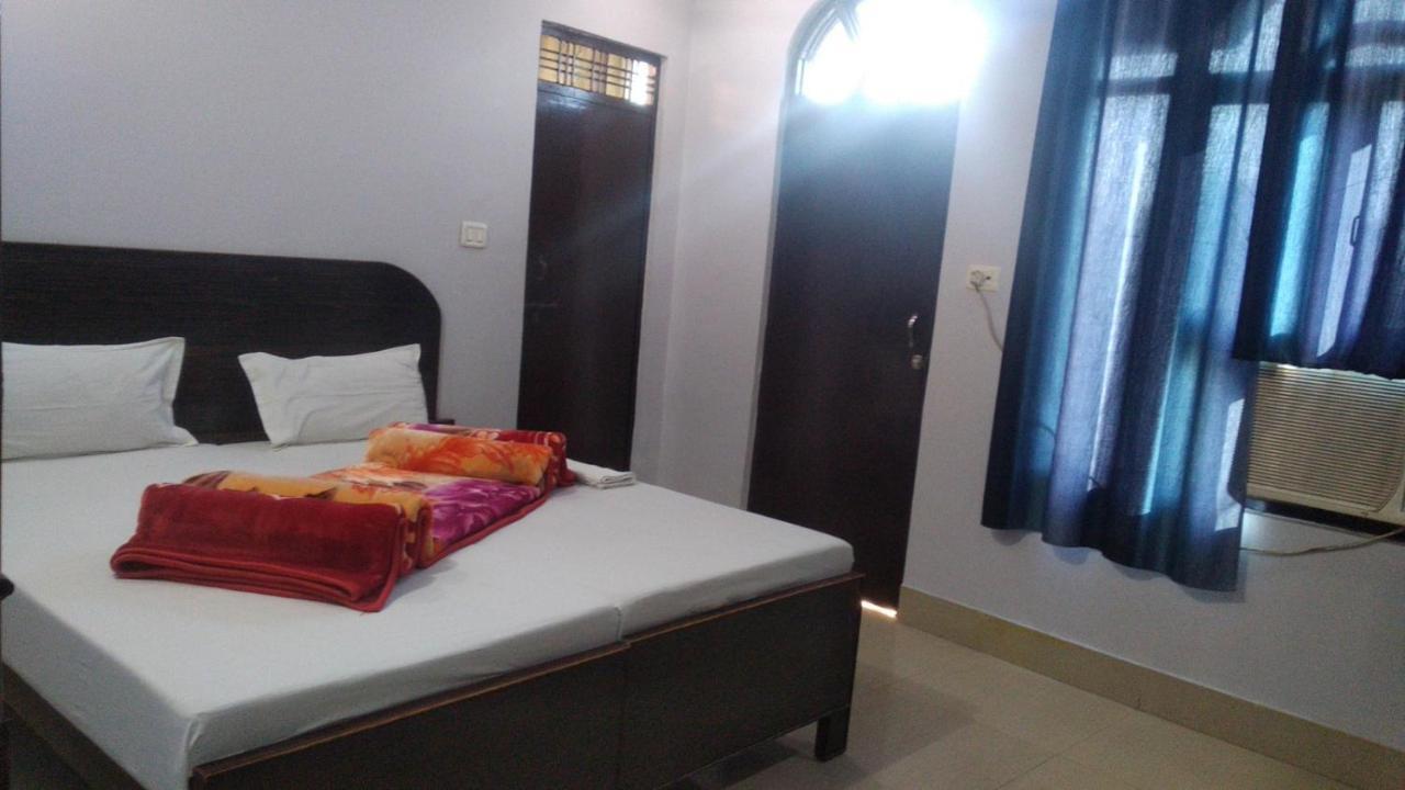 Hotel Giriraj Inn Waranasi Zewnętrze zdjęcie