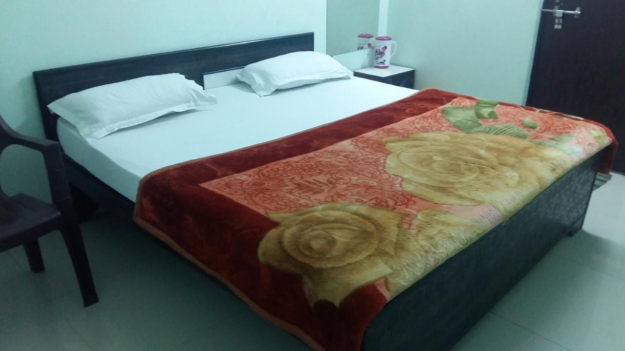 Hotel Giriraj Inn Waranasi Zewnętrze zdjęcie