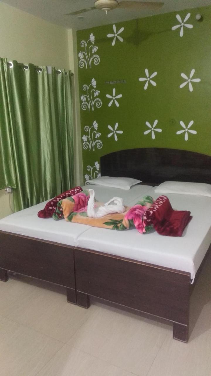 Hotel Giriraj Inn Waranasi Zewnętrze zdjęcie