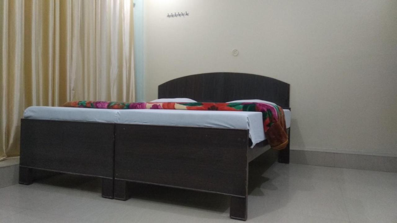 Hotel Giriraj Inn Waranasi Zewnętrze zdjęcie
