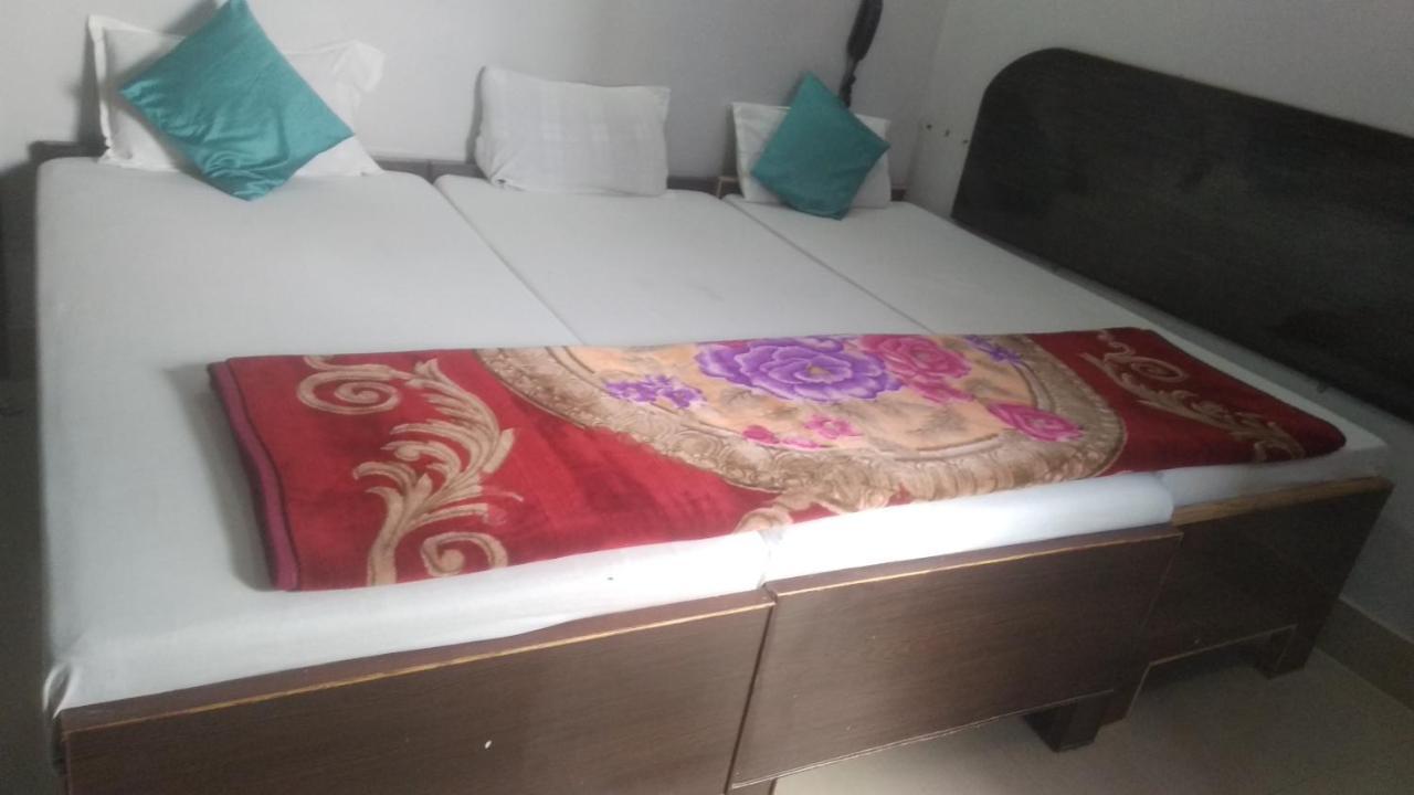 Hotel Giriraj Inn Waranasi Zewnętrze zdjęcie
